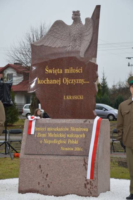Pomnik ku czci Mieszkańców Niemirowa i Ziemi Mielnickiej walczących o Niepodległość Polski