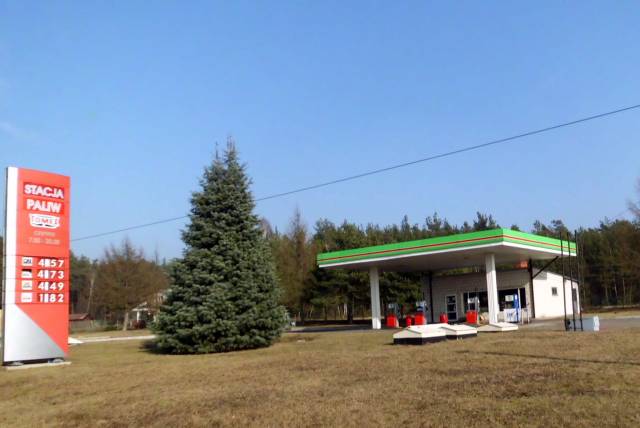 Tomex Service Station in Leszczka Duża