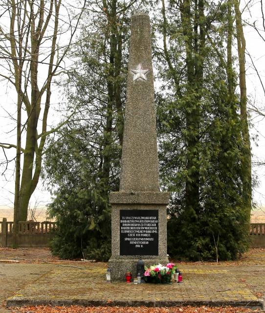 Cmentarz radziecki w Tonkielach