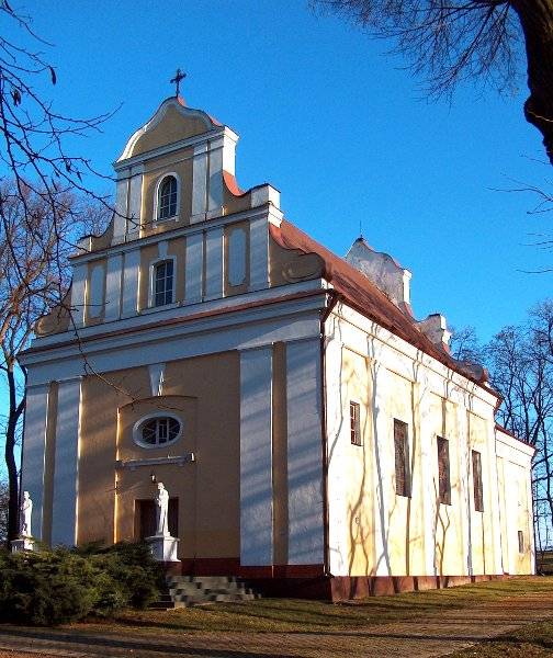 Saints Peter and Paul Church Complex in Śledzianów